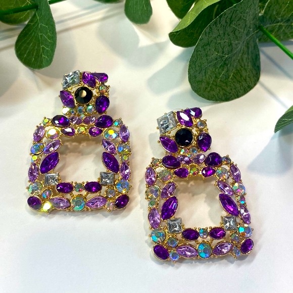 New! Stunning purple crystal dangle earrings! - Picture 3 of 5